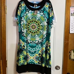 Madison Woman Short Sleeve Dress